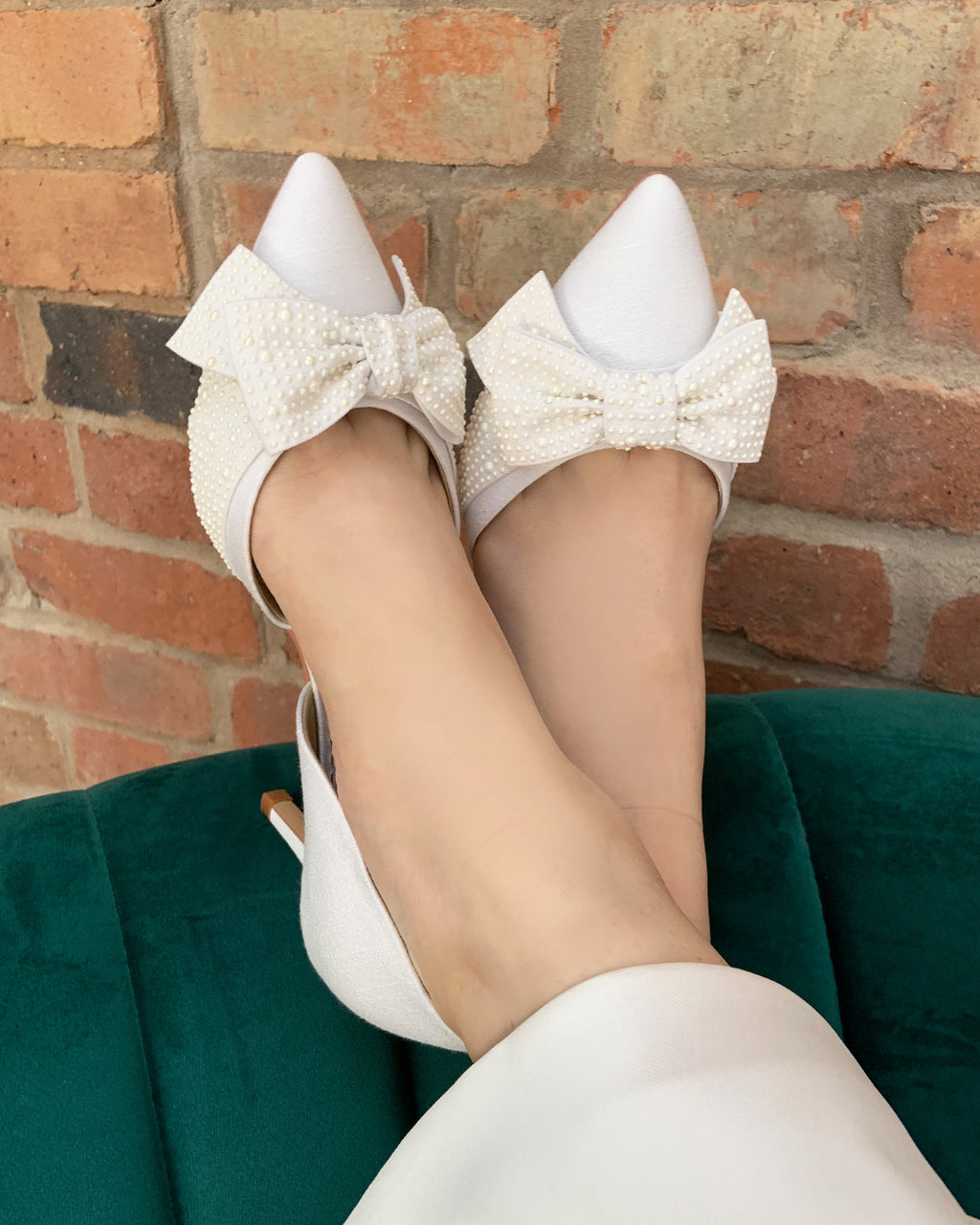 Adele ivory pearl bow points