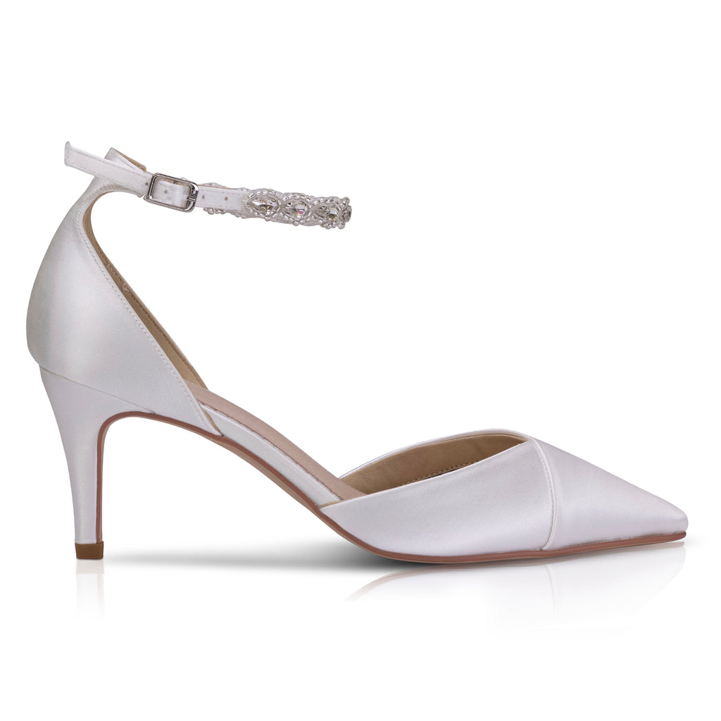 Summer wide fit ivory points with beaded ankle strap