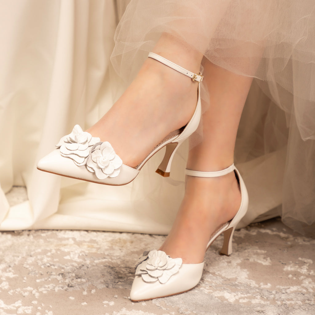 Valentina ivory leather floral points