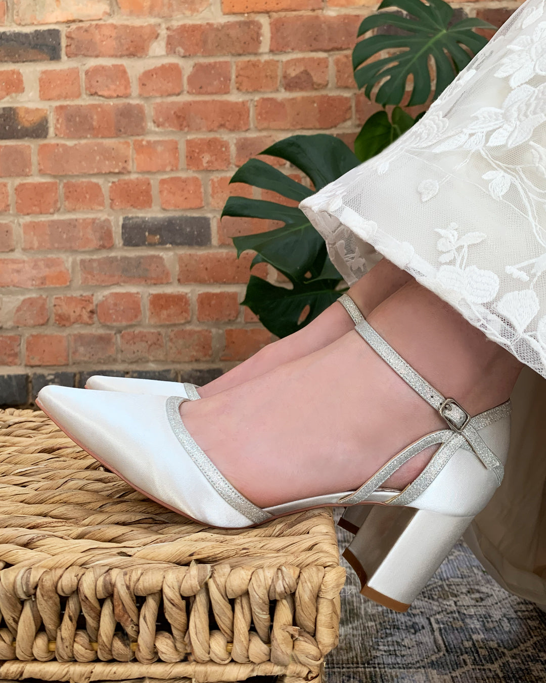 Robyn ivory and silver block heel points