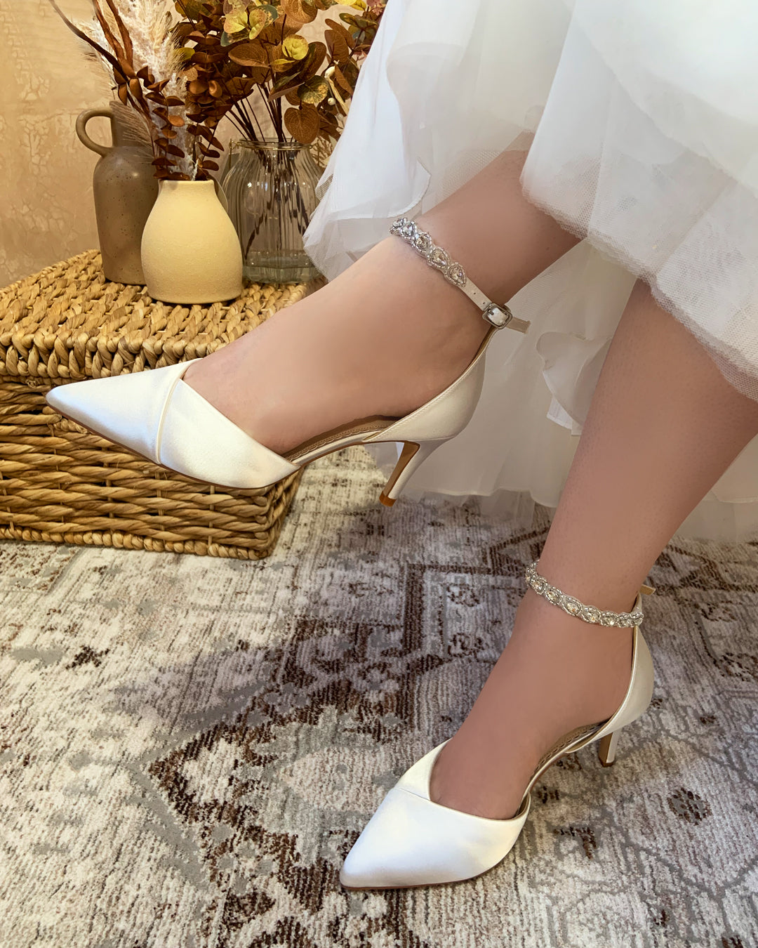 Summer wide fit ivory points with beaded ankle strap