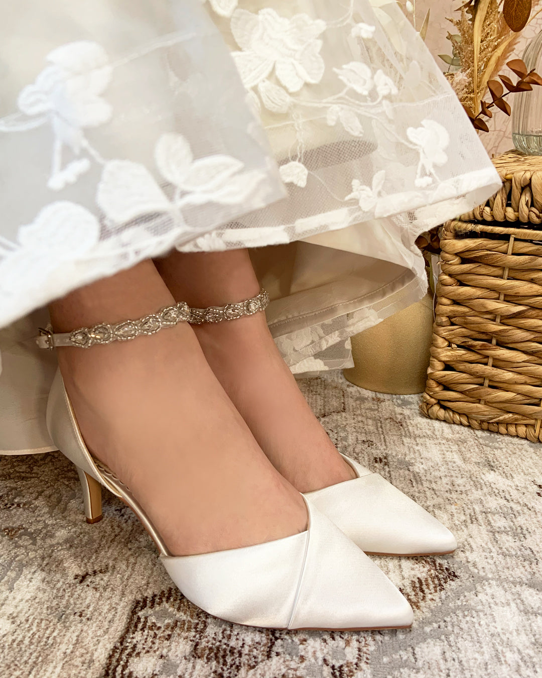 Summer wide fit ivory points with beaded ankle strap